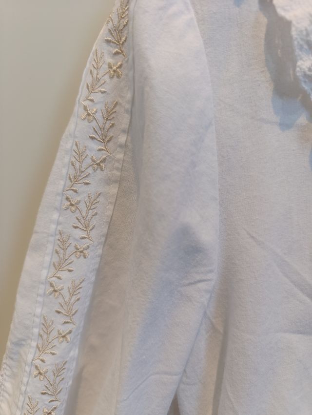 Camisa indumentaria muy bonita