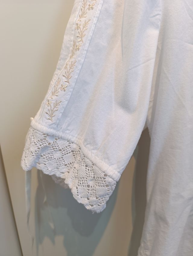 Camisa indumentaria muy bonita