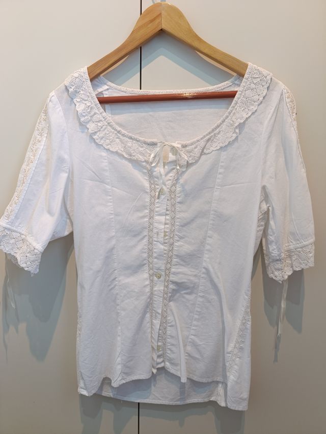 Camisa indumentaria muy bonita