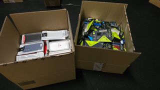 Lote 900 fundas y protectores de movil