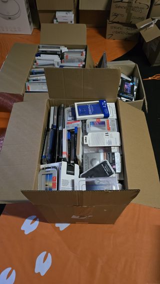 Lote 900 fundas y protectores de movil