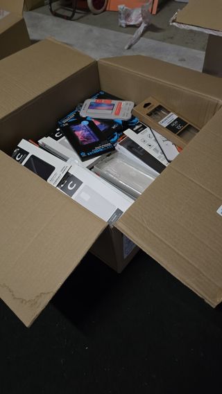 Lote 900 fundas y protectores de movil