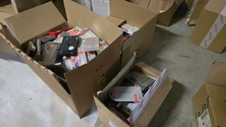 Lote 900 fundas y protectores de movil