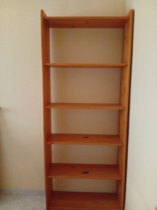 Estantería pino.