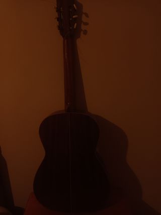 Guitarra clasica del oeste como poco 
