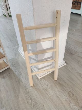Caballetes, percha y escalera para decoracion
