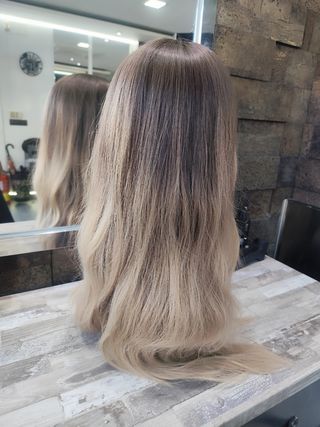 Peluca castaño pelo largo