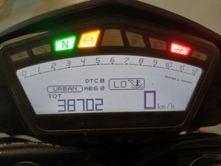 vehículo DUCATI HYPERMOTARD