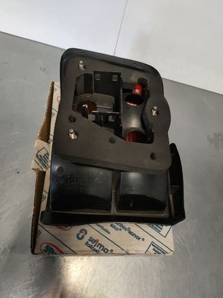 🟢PILOTO TRASERO DERECHO RENAULT R21  ́89-