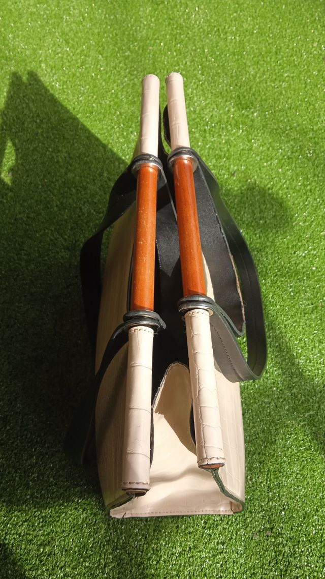 Bolso blanco de serpiente