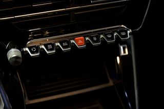 Peugeot 2008   Active BlueHDI 81kW 110CV