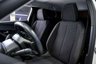 Peugeot 2008   Active BlueHDI 81kW 110CV 