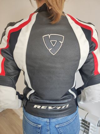 Chaqueta moto mujer Revit