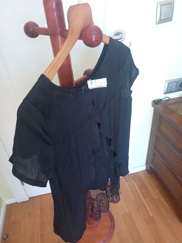 Blusa negra con etiqueta corte ingles T M