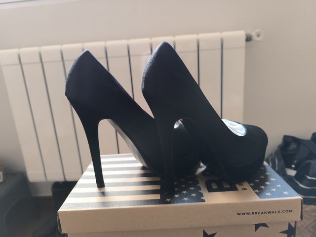 Zapatos efecto brillo negros