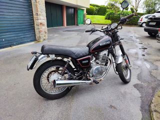 Suzuki gn250
