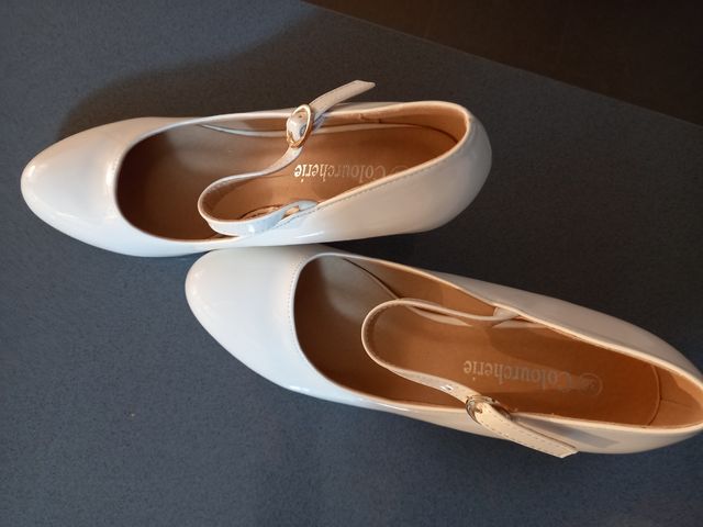 Zapato blanco tacon fino