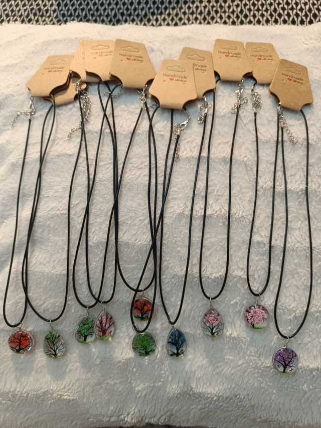 Pack de 10 colgantes hechos a mano.