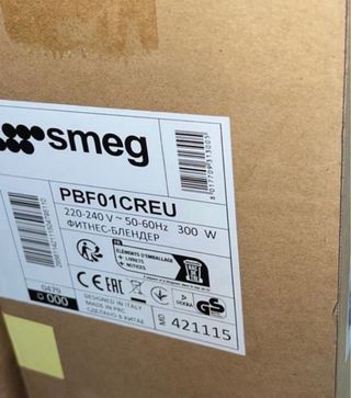 Mini Batidora SMEG PBF01CREU. SIN ESTRENAR