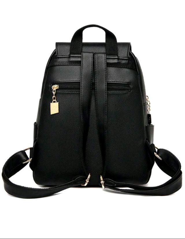 Zaino nero elegante e versatile