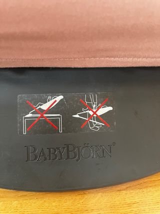 Hamaca Babybjörn con juguetero