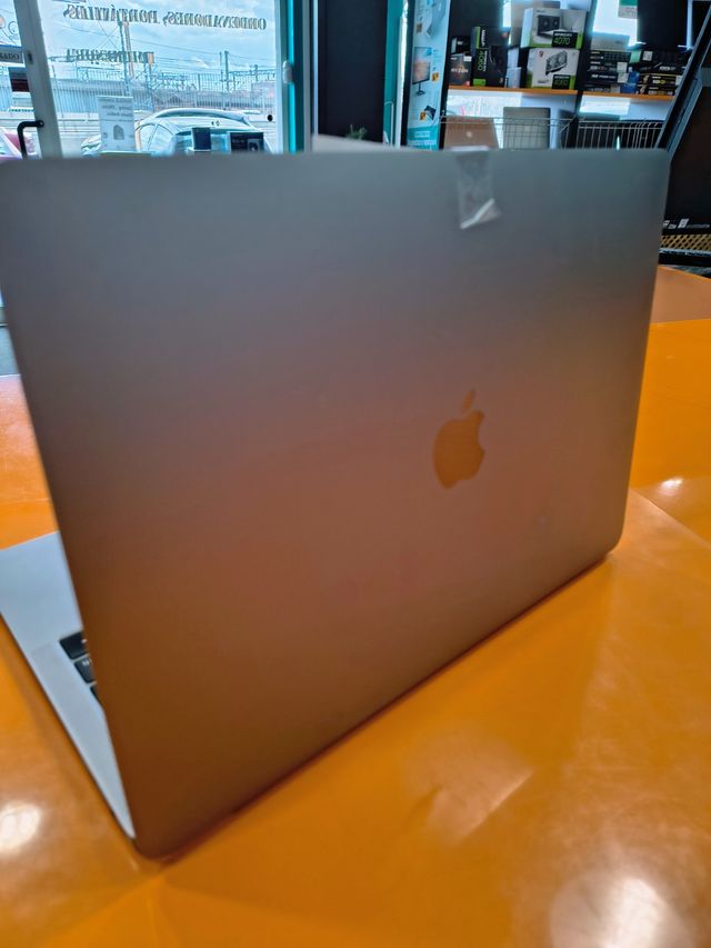 MacBook pro 13" i7 RAM16Gb SSD500GB 2018