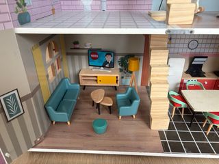 Casa de muñecas con accesorios