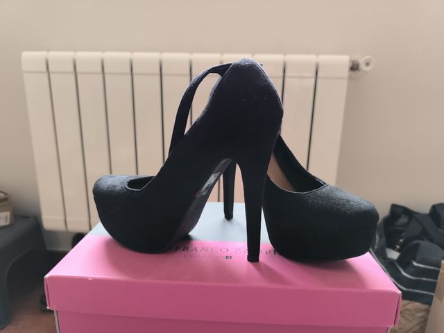 Zapatos negros de ante