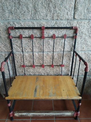 Banco de metal vintage