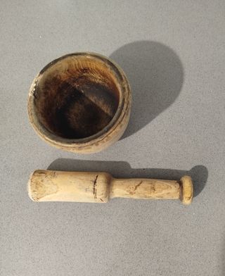 Mortero antiguo de madera