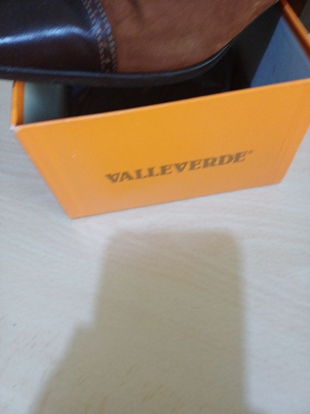 Scarpe unisex in  vera pelle