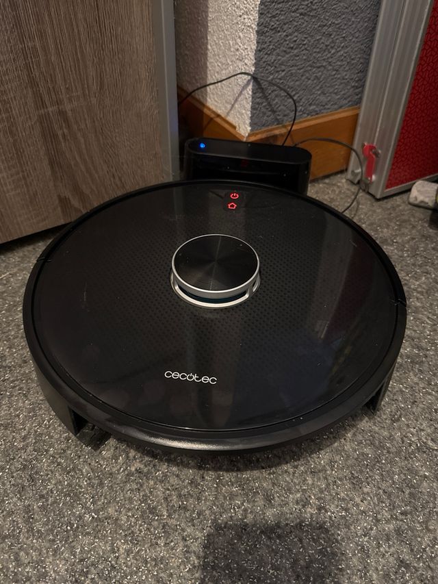 Robot aspirador y fregado Conga 4090