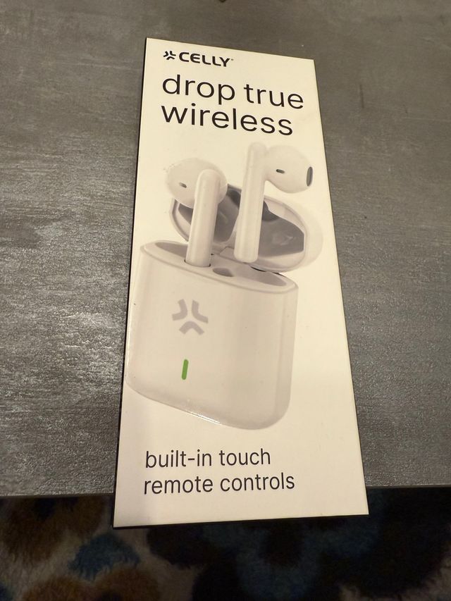 Auriculares inalámbricos Celly nuevos.