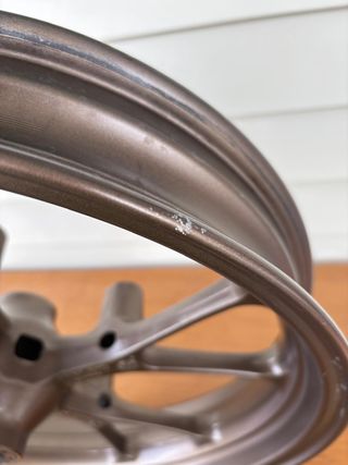 Llanta Honda cb125r y 300