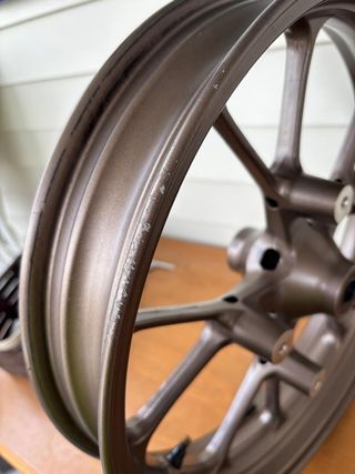 Llanta Honda cb125r y 300