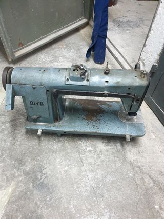 Maquina de coser antigua