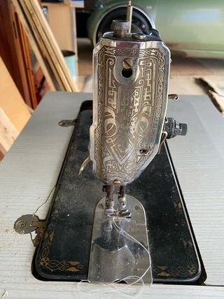 Maquina de coser antigua