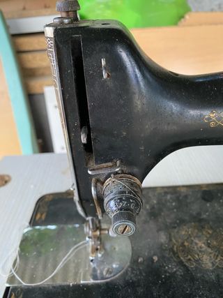 Maquina de coser antigua