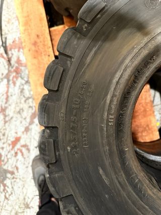 Ruedas macizas 355/45 15 y 255/75 10