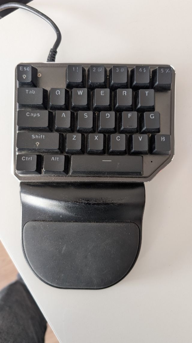 Motospeed K27 Teclado Mecánico RGB 30%