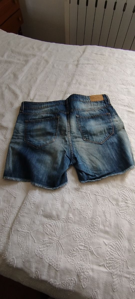 Short vaquero de Zara