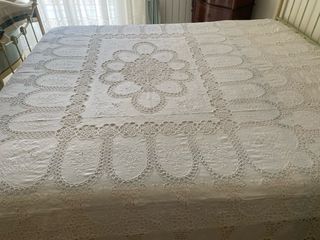 Coordinato di copriletto e copritavolo in lino