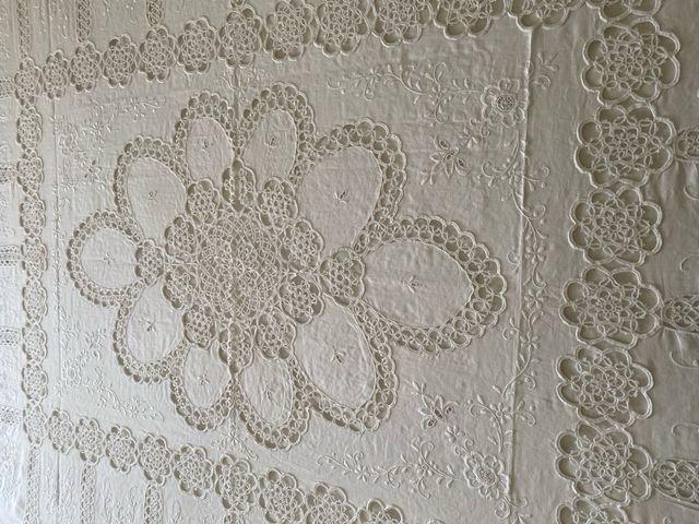 Coordinato di copriletto e copritavolo in lino