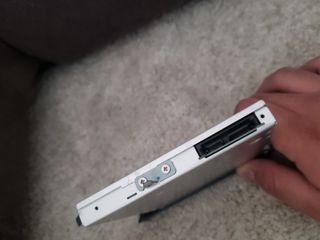 disquetera Marca HP UJ8B1