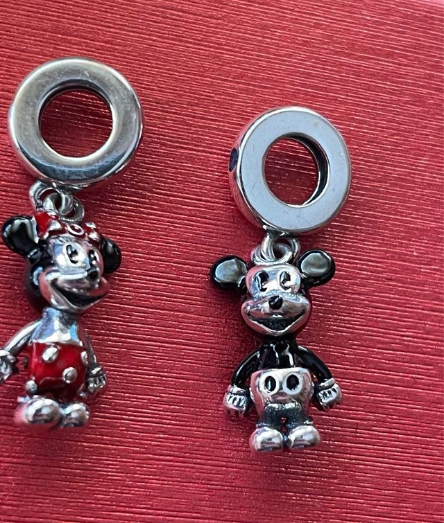 Pareja Charms Minnie y Mickey Mouse