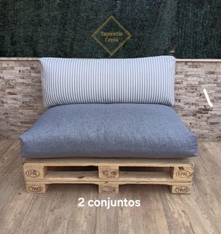 Dos conjuntos de cojines para palet. Gris + Rayas