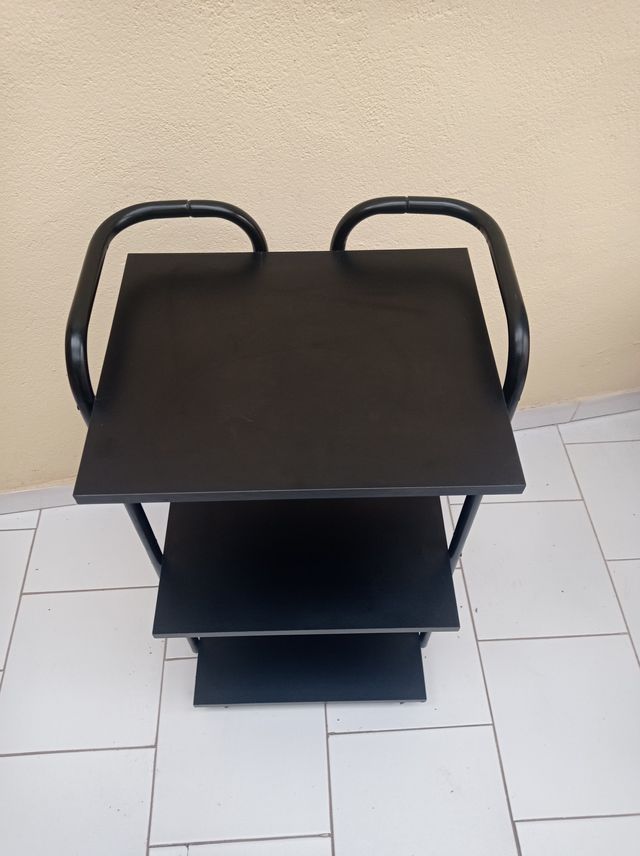 APARADOR CON RUEDAS PARA TV O MICROONDAS