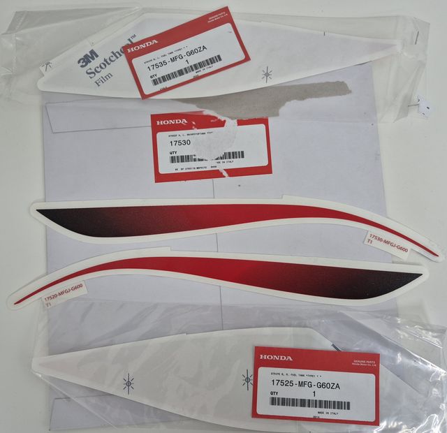 Vendo Adhesivos Originales HONDA Hornet 2011