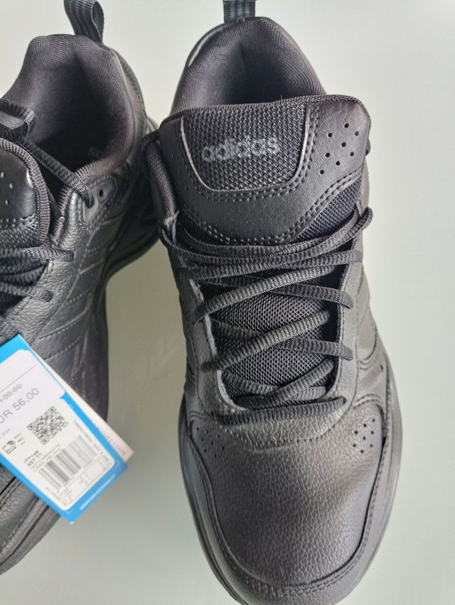 Adidas Strutter negras