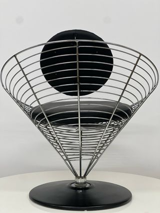 Silla Giratoria Estilo “Wire Cone” Verner Panton